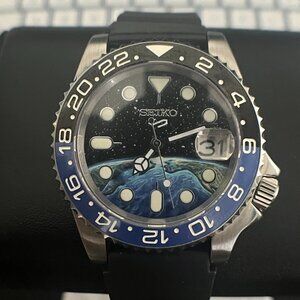 Seiko Mod The World Automatic Watch